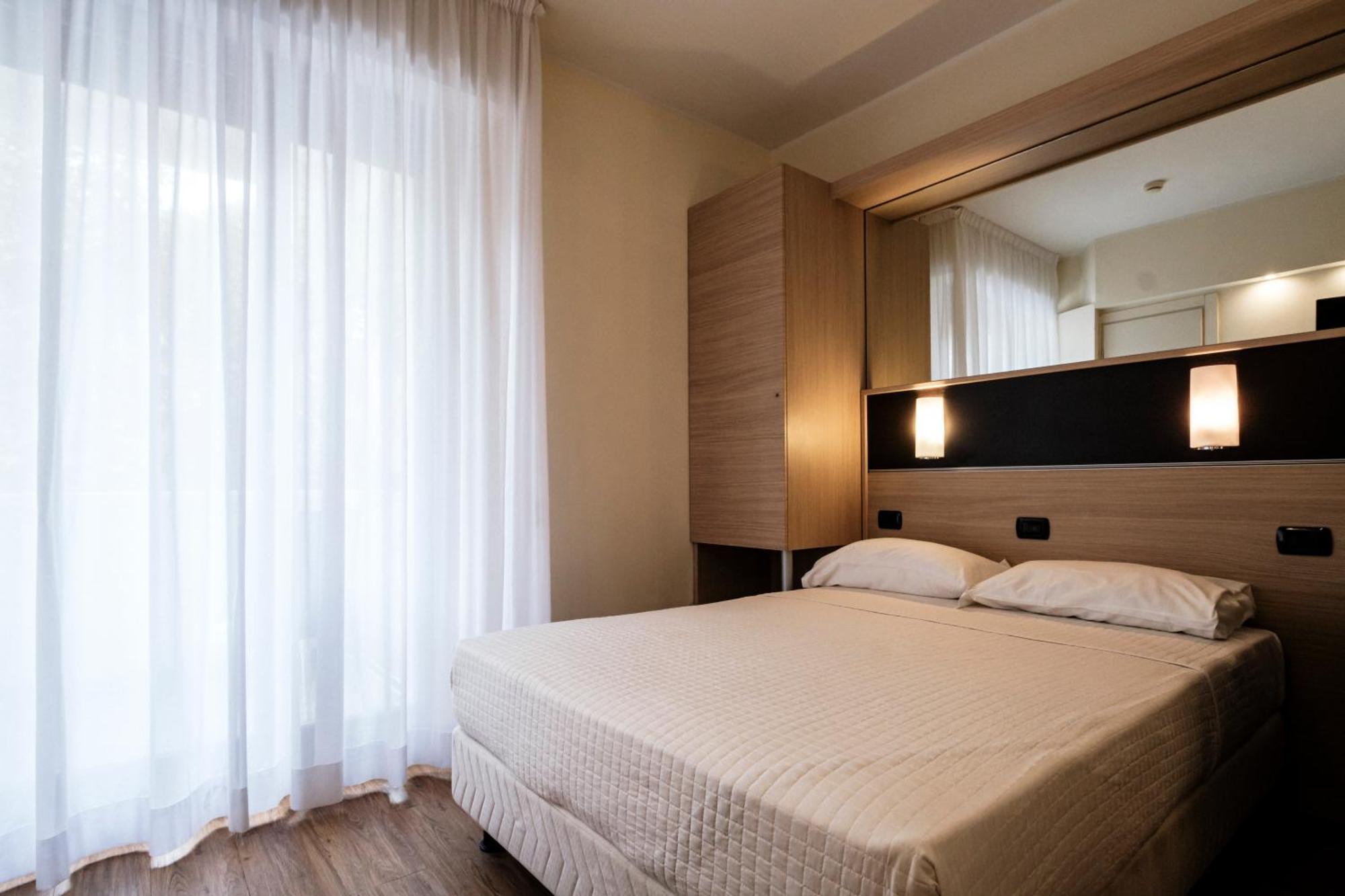 Augustus Hotel Риччоне Экстерьер фото