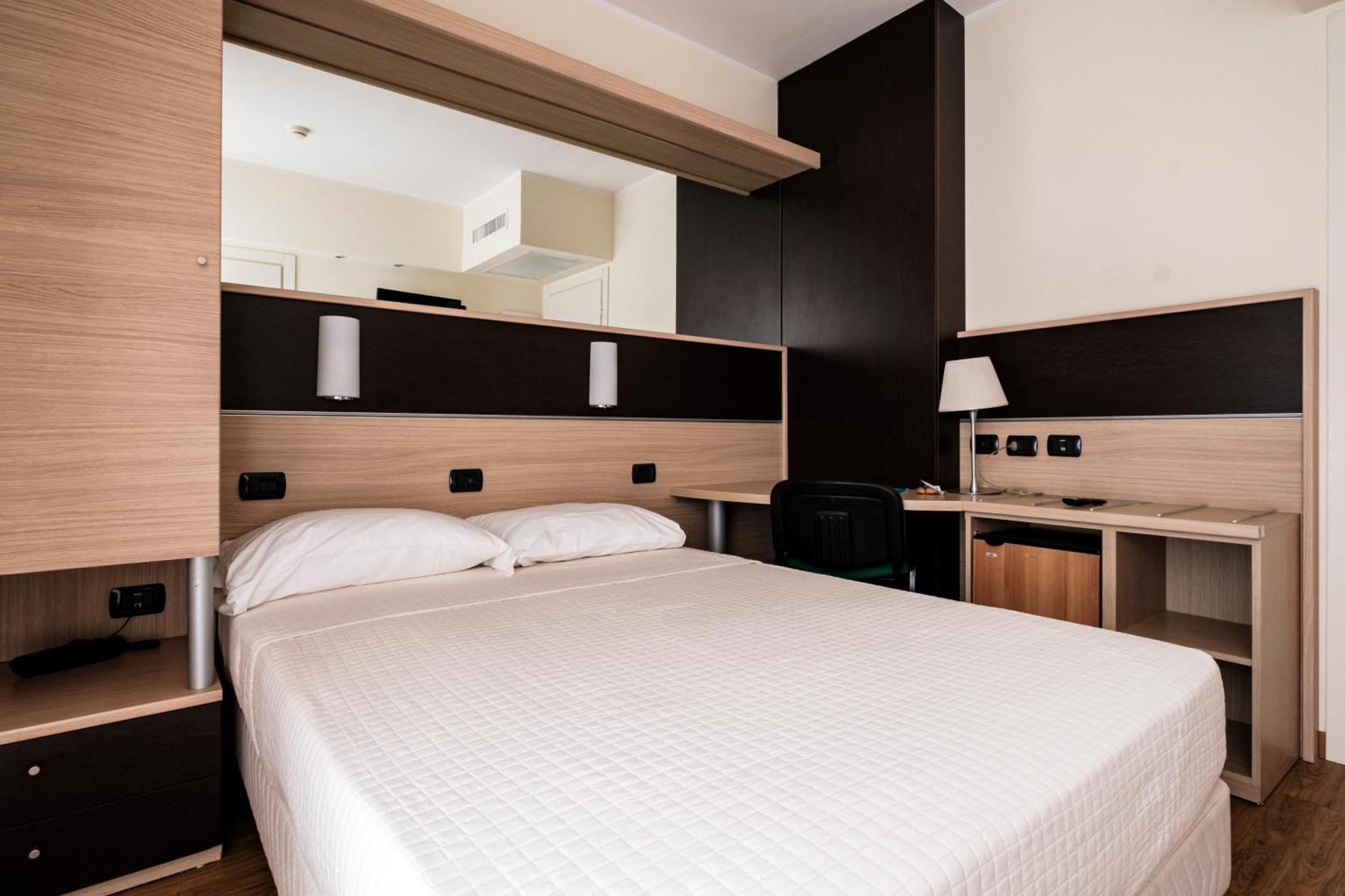 Augustus Hotel Риччоне Экстерьер фото