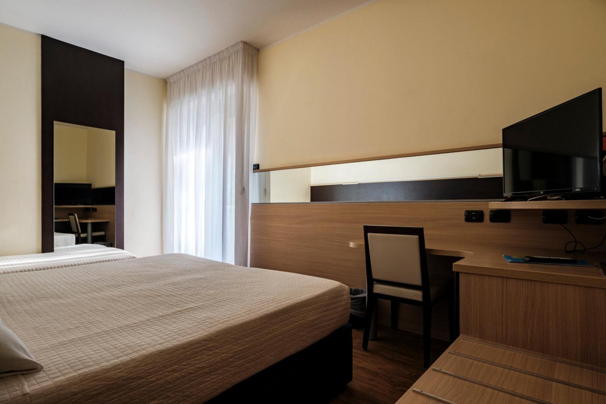 Augustus Hotel Риччоне Экстерьер фото