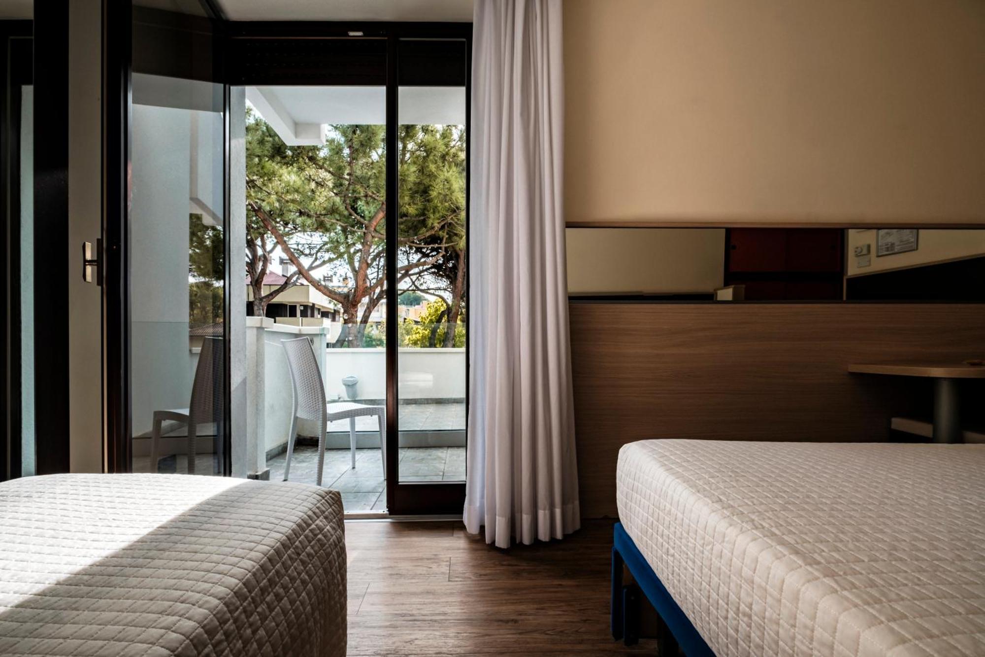 Augustus Hotel Риччоне Экстерьер фото